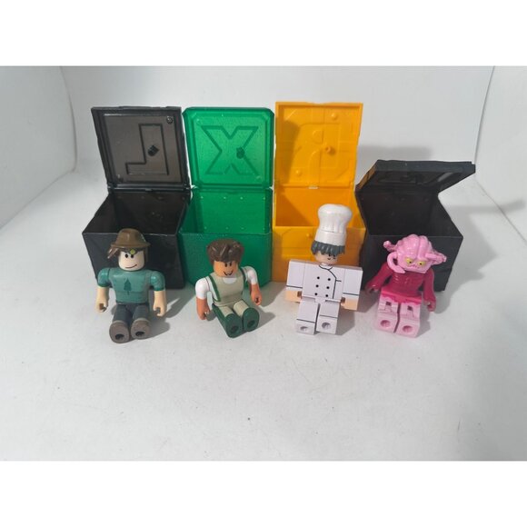 Roblox Mystery Figures Set Of 4 Storage Blocks Action Gaming Toys - Picture 4 of 5